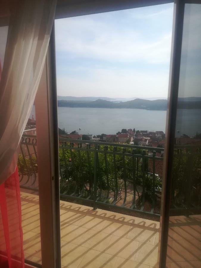 Appartement Apartman Betty à Šibenik Extérieur photo